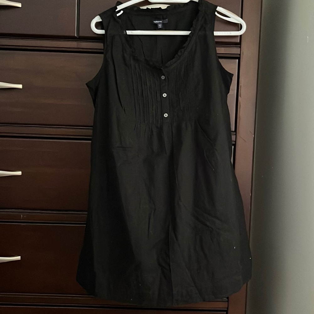 Gap Maternity black pintucked tank top